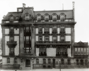 Side view of 330 Riverside Drive, along 105th Street. 1907. Courtesy of Brian Finnerty
